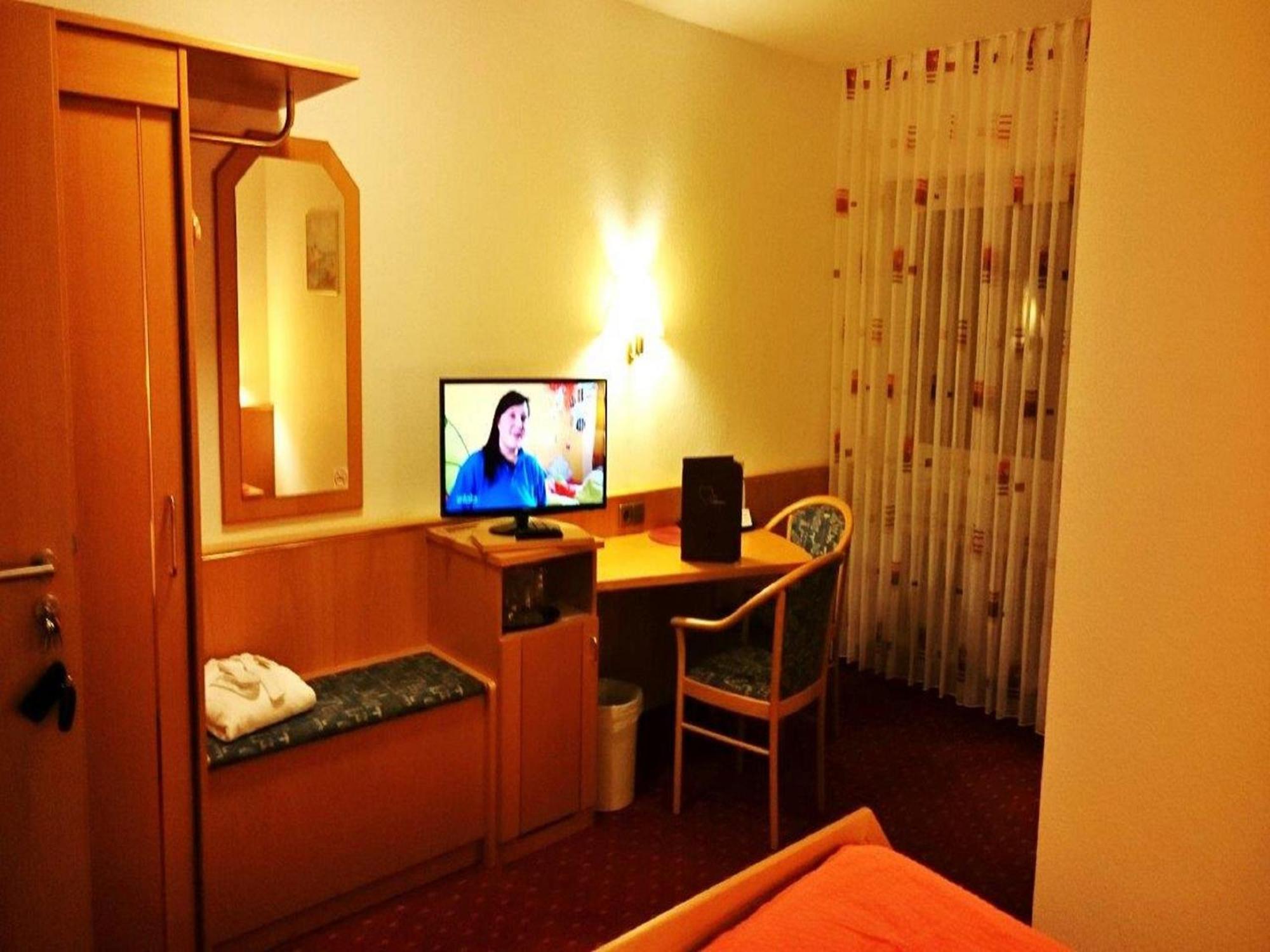 Hotel Goldbaechel Wachenheim an der Weinstraße Zewnętrze zdjęcie