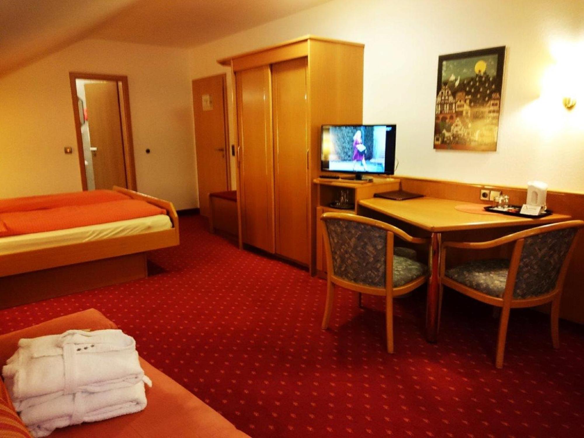 Hotel Goldbaechel Wachenheim an der Weinstraße Zewnętrze zdjęcie