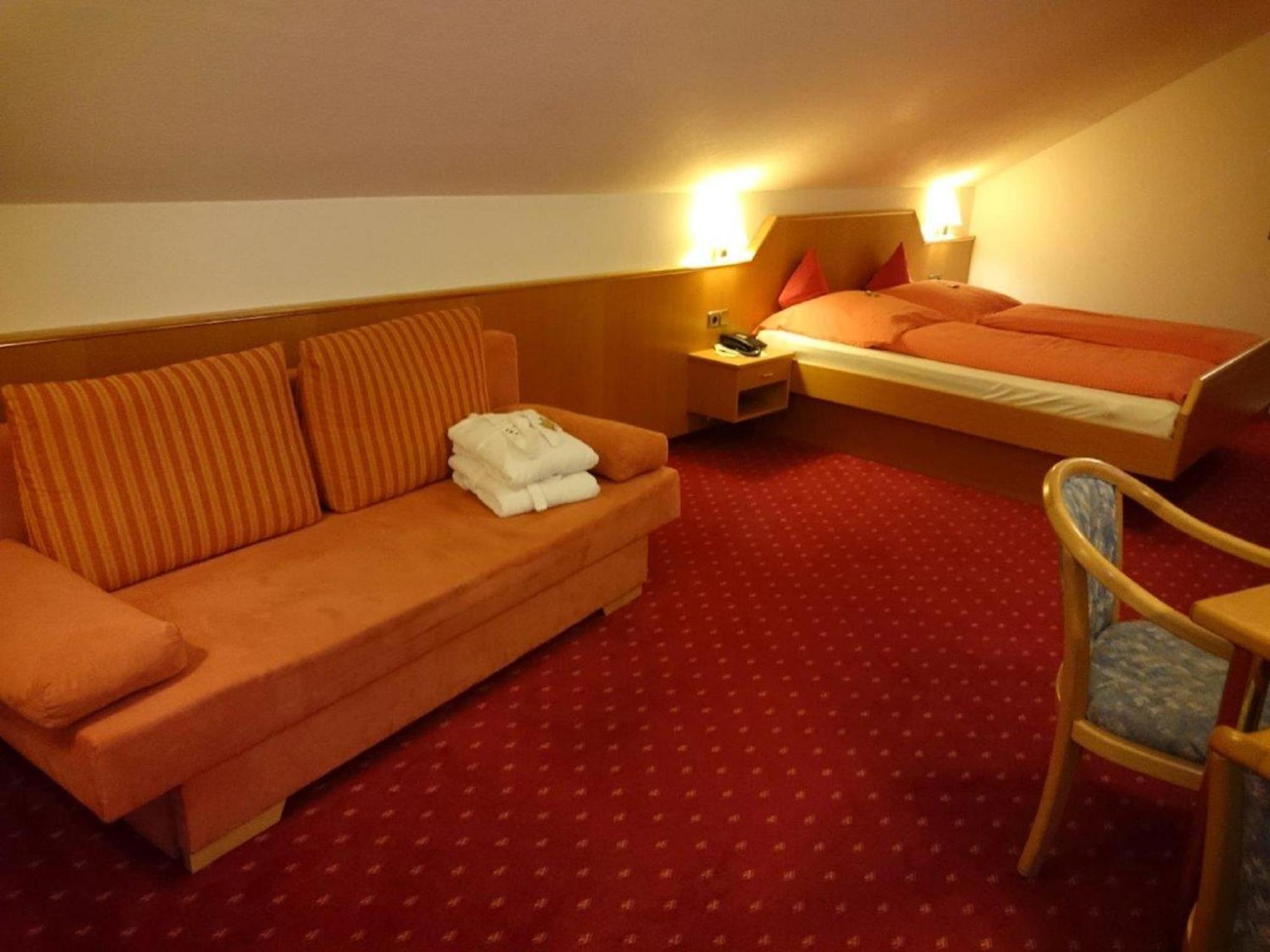 Hotel Goldbaechel Wachenheim an der Weinstraße Zewnętrze zdjęcie
