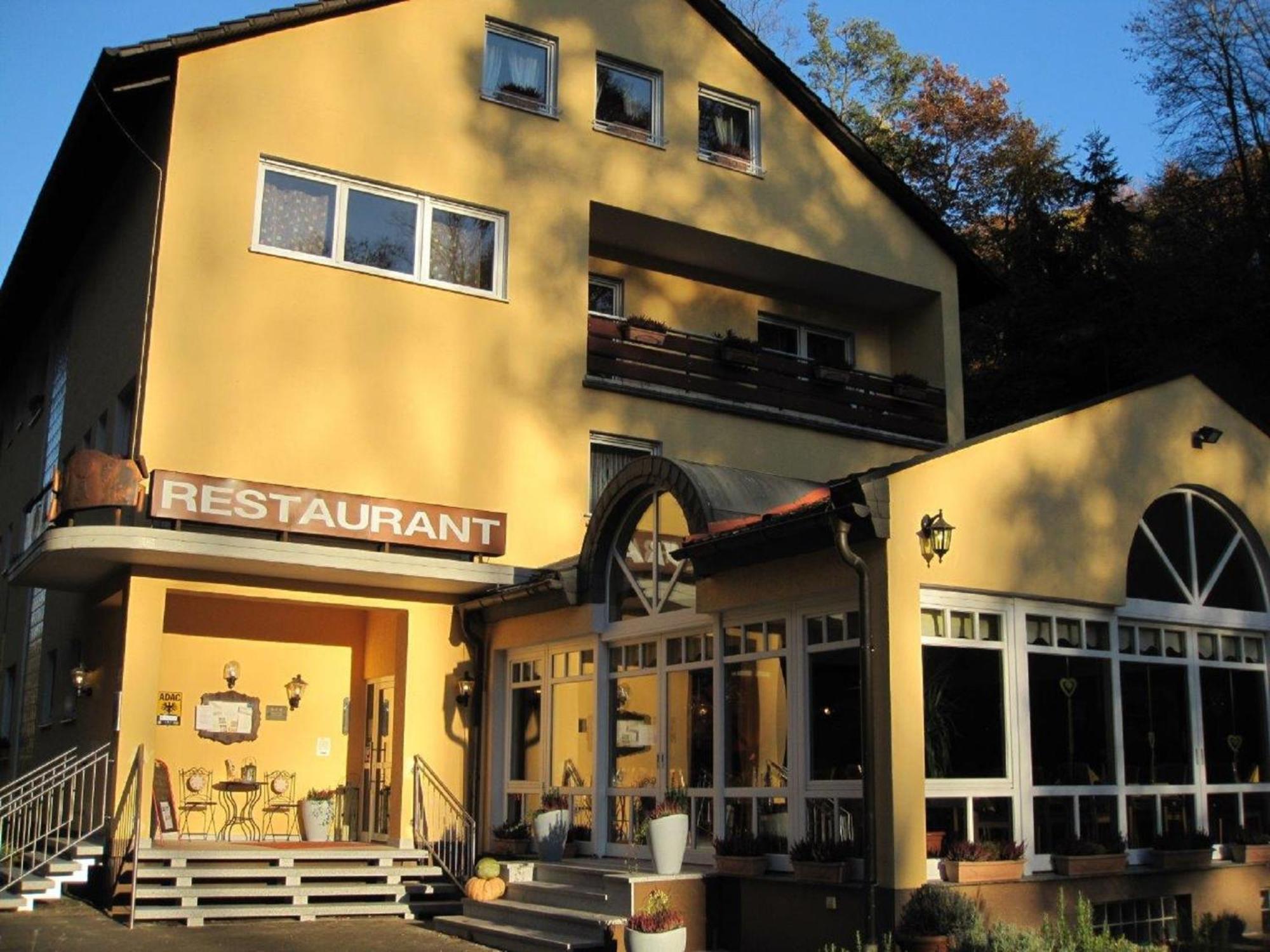 Hotel Goldbaechel Wachenheim an der Weinstraße Zewnętrze zdjęcie